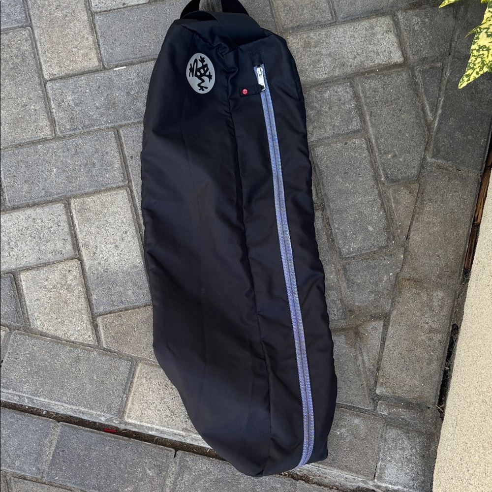 Manduka yoga bag in EUC!